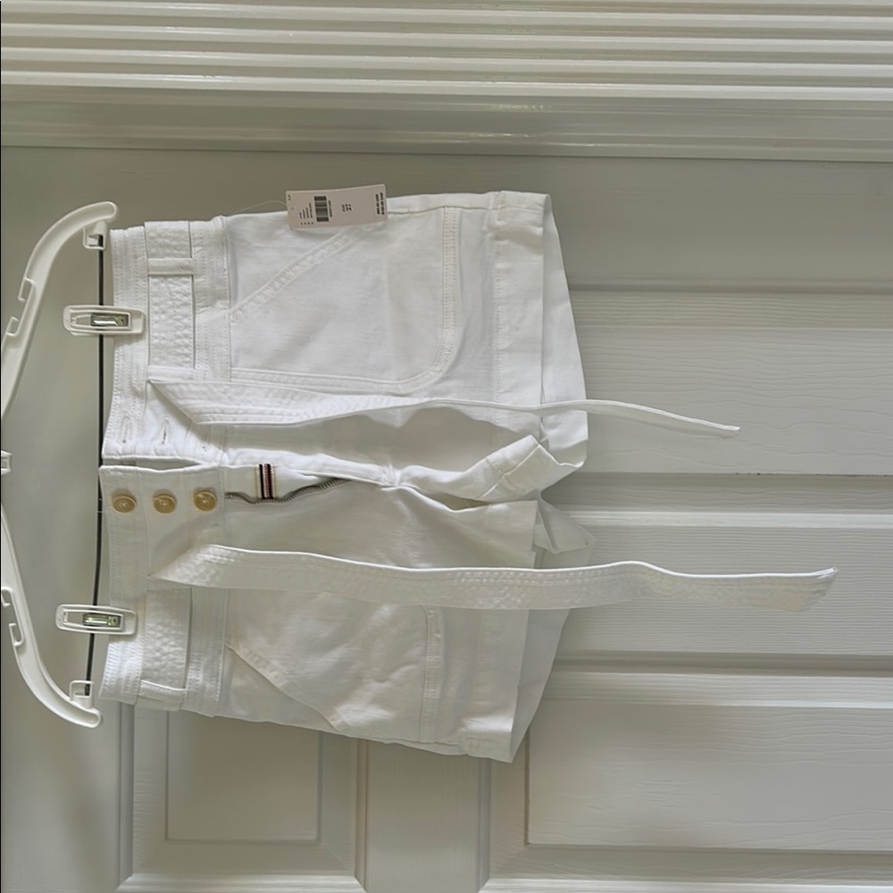 White Classic Shorts with Belt
